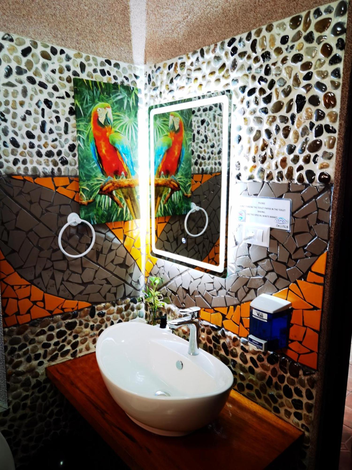 Sunrise House Bed and Breakfast Quepos Exteriör bild