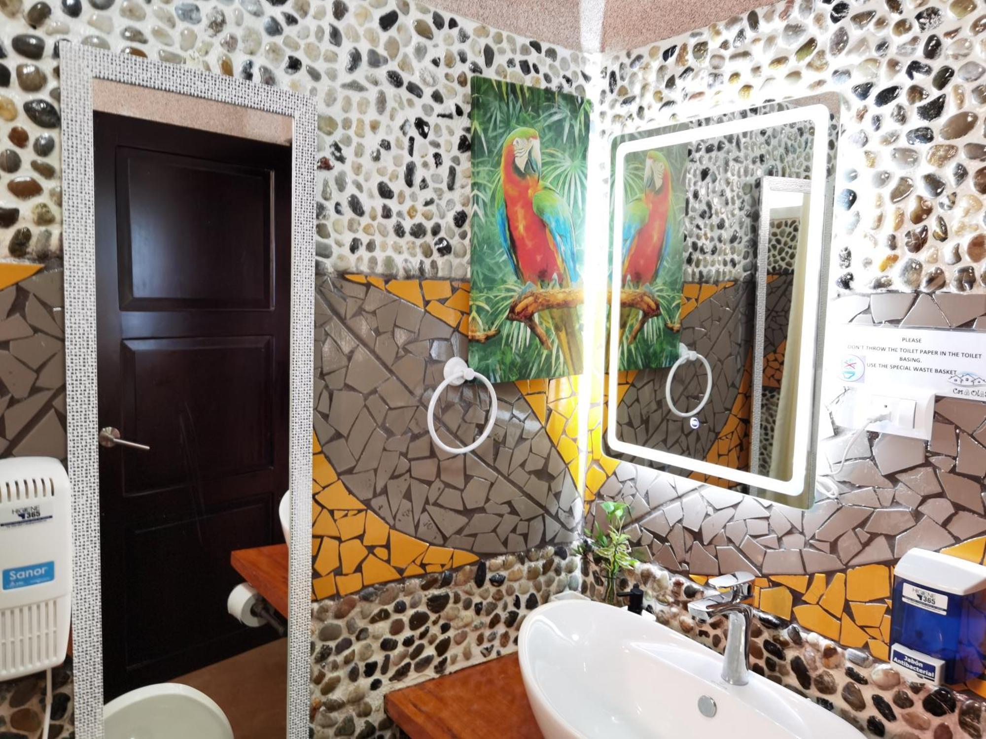 Sunrise House Bed and Breakfast Quepos Exteriör bild