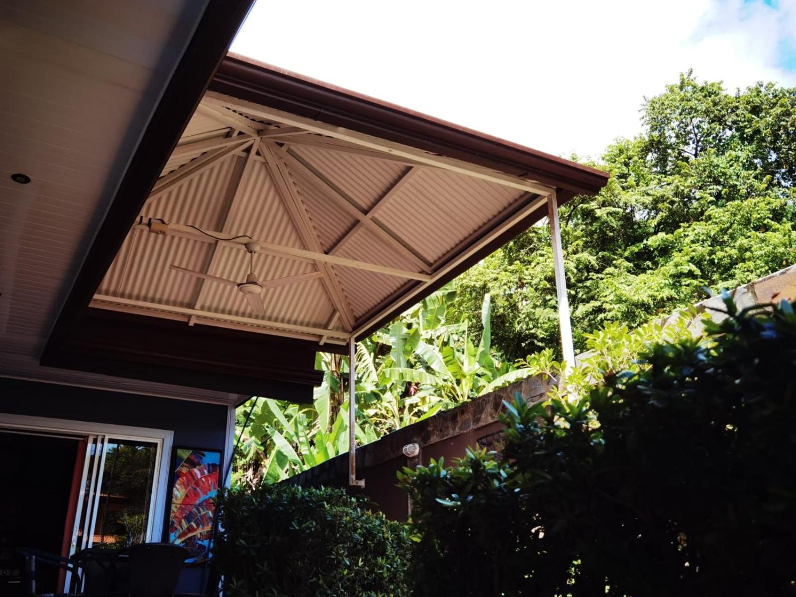 Sunrise House Bed and Breakfast Quepos Exteriör bild